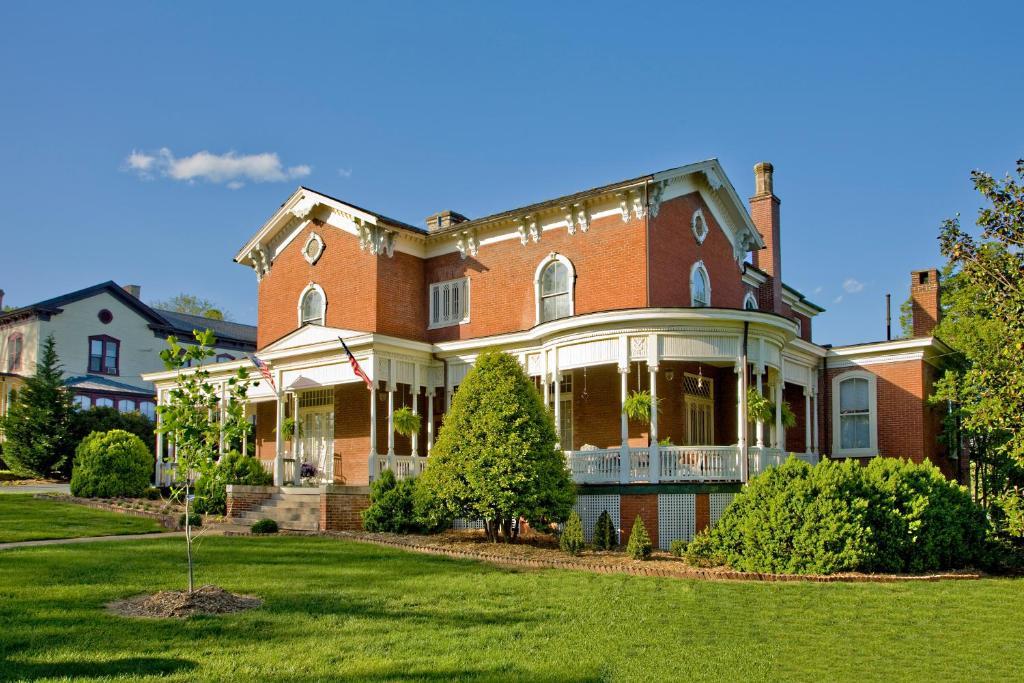 The Carriage House Inn B&B リンチバーグ エクステリア 写真